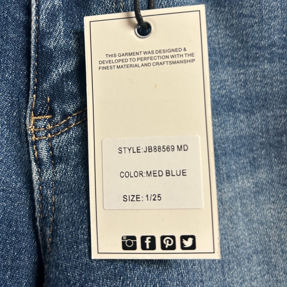 Judy Blue Hi-Rise Queen Of Hearts Boyfriend Jeans Size 1/25 Style #88569 NWT - Picture 5 of 10